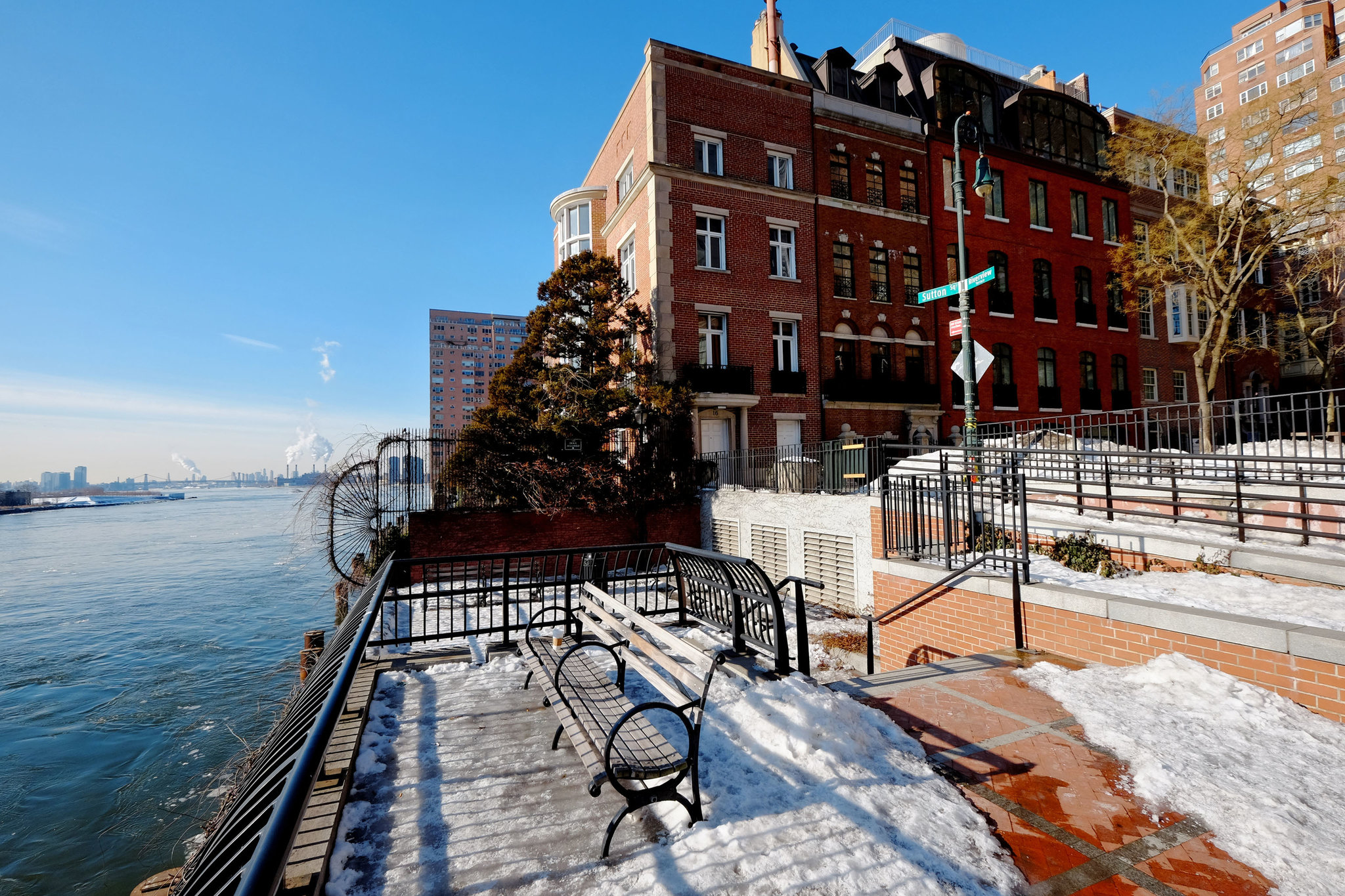 Sutton Place CrazyPeazy